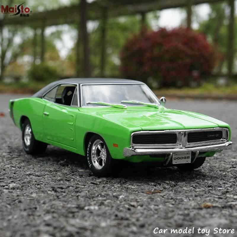 Miniature Biler Dodge Charger R/T (1:18)