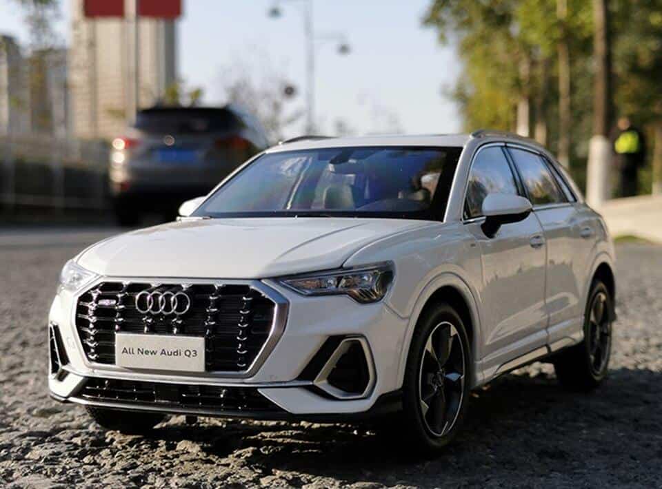 Miniature Biler Audi Q3 (1:18)
