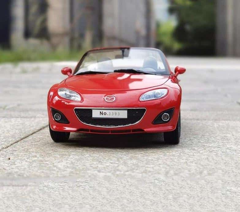 Miniature Biler Mazda Mx-5 (1:18)