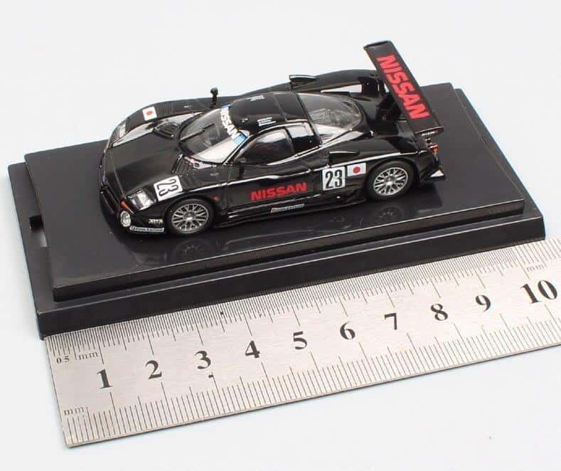 Miniature Biler Nissan R390 Gt1 (1:64)